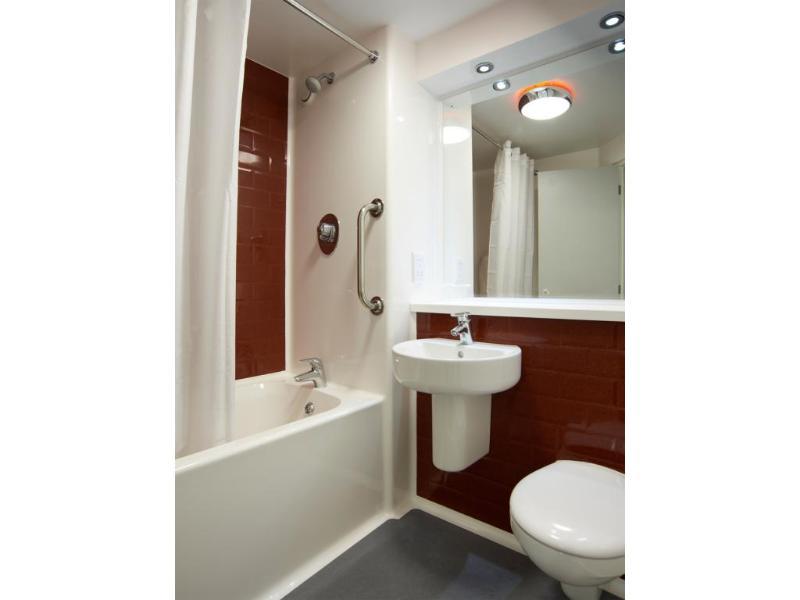 Travelodge Liverpool Central Exchange Street Εξωτερικό φωτογραφία