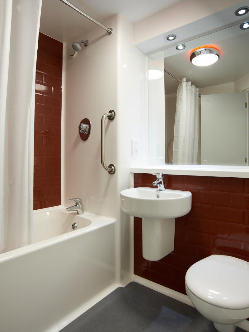 Travelodge Liverpool Central Exchange Street Εξωτερικό φωτογραφία