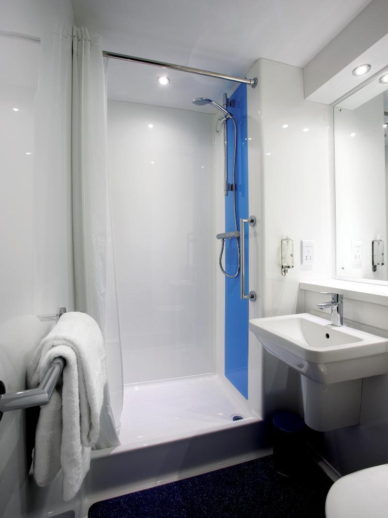 Travelodge Liverpool Central Exchange Street Εξωτερικό φωτογραφία